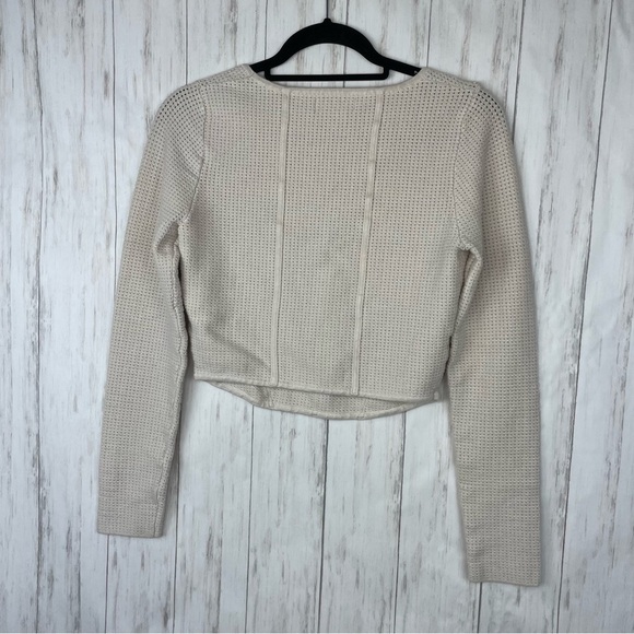 Revolve House of Harlow cream sweater top medium - Picture 6 of 6